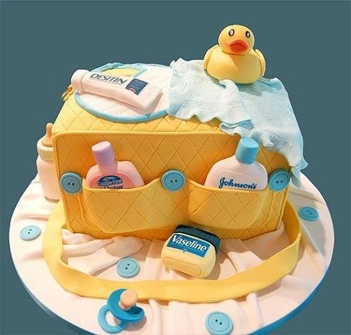 Tarta para Baby Shower con forma de bolsa de pañales